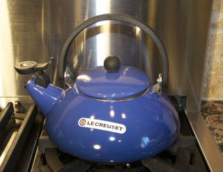 Le Creuset ZEN Cobalt Blue Whistling Tea Pot Kettle Enameled Steel 1 6 