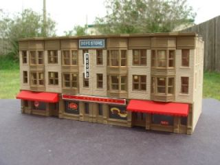 DPM N SCALE DOWNTOWN BUILDING WOOLWORTH DEPARTMENT STORE BUILT & READY 