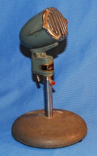 Calrad 400C Crystal Microphone with Base
