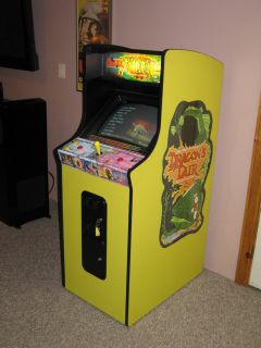 Dragons Lair 20th Anniversary Upright Coin Op Arcade Game