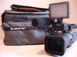 Sony DSR PD150 Camcorder Light Attachment Remote Microphone Targus Bag 