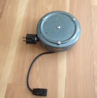 Electrolux Canister Vacuum Retractable Power Cord