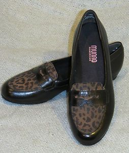 Munro American Women s CARRIE Sz 8M Black Leopard Leather Penny Loafer 