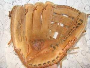 Vintage Carl Yastrzemski Spalding RH Baseball Glove
