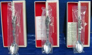 Reed Barton Comemorative Silver Plated Christmas Carol Spoons With C 