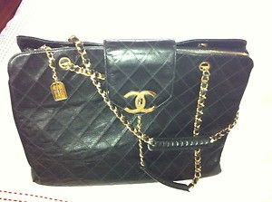 Authentic Chanel Oversized Caviar Handbag excellent conditition