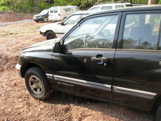 PARTING OUT 2000 CHEVY TRACKER PA 4X4 LOTS OF GREAT PARTS GAS CAP