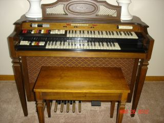 Conn Deluxe Caprice Organ Model 464