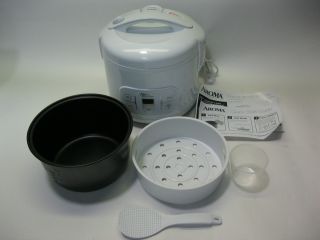 inner cooking pot removes for quick cleanup in the dishwasher
