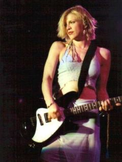 Courtney Love Fender Squier Venus Made In Japan to rock USA
