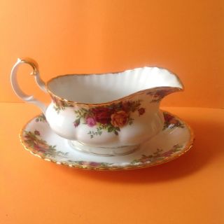 ROYAL ALBERT OLD COUNTRY ROSES GRAVY BOAT + STAND ENGLAND 1962 NEVER