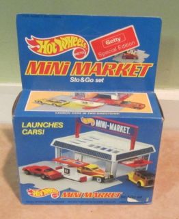 1987 Hot Wheels Mini Market Sto and Go Set Getty Edition Never Opened