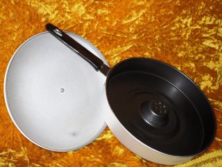 Unique Steamer Wonder pot Inverted Center 9 Stovetop Pan w Lid