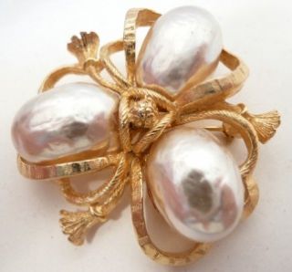 Elegant Vintage 1950s Judith McCann Faux Pearls Pin