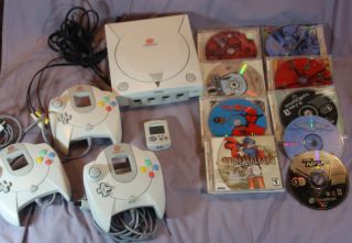 Classic Sega Dreamcast Game System w Controllers Games