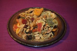  Trail Mix w Nuts and Mixed Dried Fruit