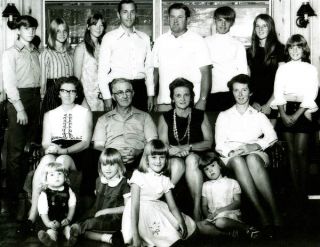 Lloyd and Doris in center with daughter Julia and her family on the