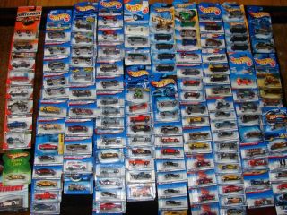 HUGE LOT OF OVER 130 HOT WHEELS MATCHBOX CARS 1995 TO PRESENT