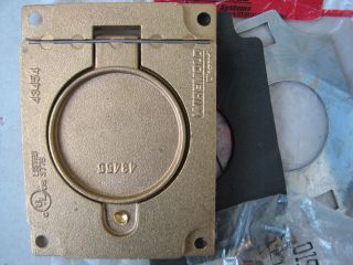 Wiremold Walker 828DLR 30A Single Receptacle Brass Floor Cover