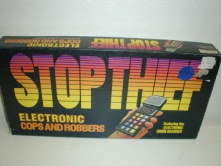 Vtg 1979 Stop Thief Electronic Cops & Robbers Parker Bros Board Game