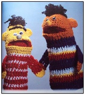 than 40 portable, easy to carry projects, to crochet    Bert and Ernie