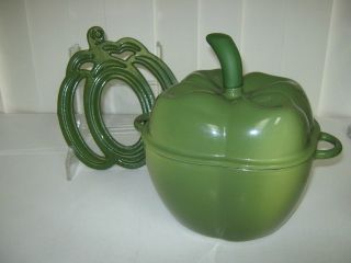 Technique cast iron enamel novelty cookware GREEN PEPPER pot w