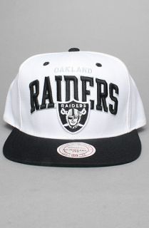 Mitchell & Ness The Oakland Raiders Arch Snapback Hat in White Black