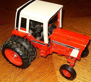  1586 Tractor with Cab Diecast Metal Farm Equipment