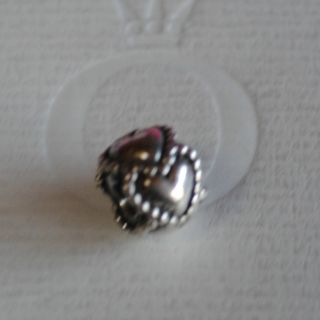 790448 Authentic Pandora Everlasting Love Heart SS Charm