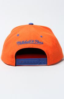 Mitchell & Ness The New York Knicks Arch 2T Snapback Cap in Blue