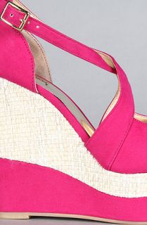 Sole Boutique The Swing In Shoe in Fuchsia