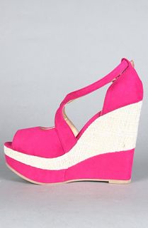 Sole Boutique The Swing In Shoe in Fuchsia