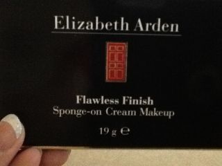 Elizabeth Arden Flawless Finish Sponge on Cream Makeup