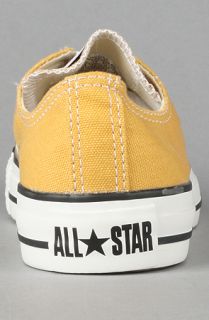 Converse The Chuck Taylor All Star Specialty Lo Sneaker in Golden