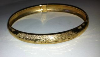  10 kt yellow Gold 7 Diamond cut Pave Hinged Bangle Bracelet