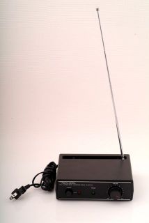 Realistic FM Wireless Microphone System Model 32 1221A