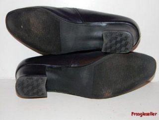 Footthrills womens classic heels shoes 9 N dark blue leather