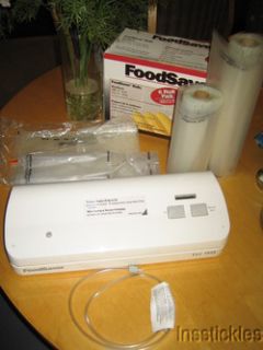 FoodSaver 1050 Vacuum Food Sealer with Large Lot Bags Plus More