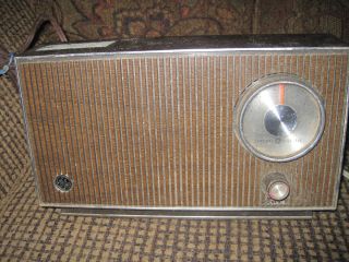 General Electric GE Antique Radio Model T2100A Works