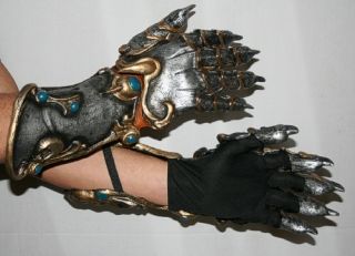  Lion's Gauntlets Gloves Hands Medieval Look