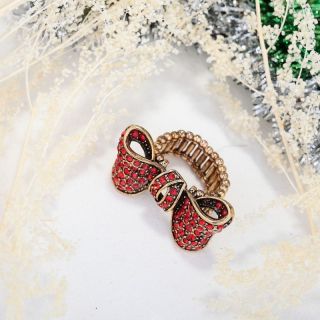Antique Gold Plated Rhinestone Bow Stretch Cocktail Ring Red