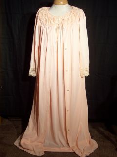 Vtg *GILEAD* Stunning Peach Lace Nylon Nightgown Gown / Robe