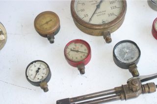 about this item up for sale is this lot of random gauges valves and