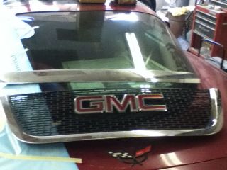 GMC ACADIA 2007 2011 GRILLE Grill with Emblem ASM plus CHROME HOOD