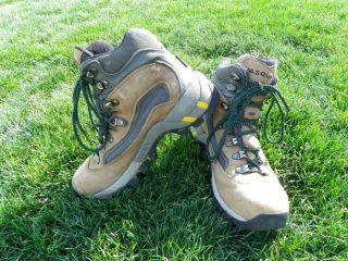 Mens Size 8 Vasque Hiking Boots in Good Shape