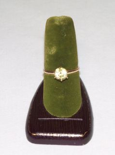 Attractive Vintage 10K Gold 1 Carat Peridot Ring Size 7 1 2