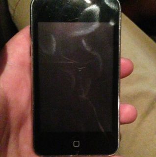 Apple iPod touch 3rd Generation 8 GB in iPods &  Players