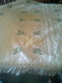 Vintage White Yellow Flowers Chenille Bedspread Twin