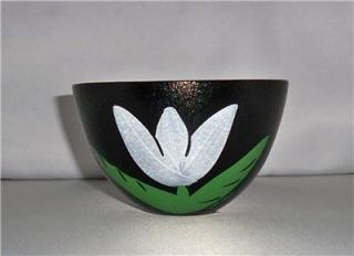 kosta boda tulipa white black med bowl