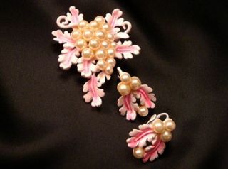 Vintage Florenza Glass Pearl Pink Enamel Flower Leaf Brooch Pin